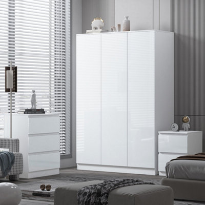 White gloss deals wardrobe doors b&q