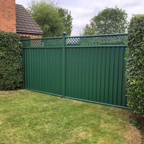 Storm Ready Maintenance Free 25 yr Guarantee ColourFence Extra Wide Metal Fence Panel Trellis 1.8m 6ft h x 2.35m 7.7ft w Green