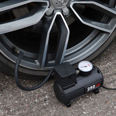 Streetwize 12V Mini Tyre Inflator/Air Compressor - Machine Mart - Machine  Mart