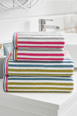 Magenta discount hand towels