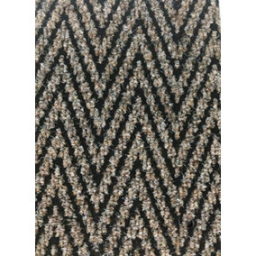 Super Magnum & Magnus Entrance Matting by Remland (Chevron Beige & Black, 7m x 2m)