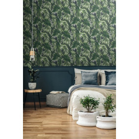 Superfresco Easy Elegant Leaves Tropical Trail Green Wallpaper