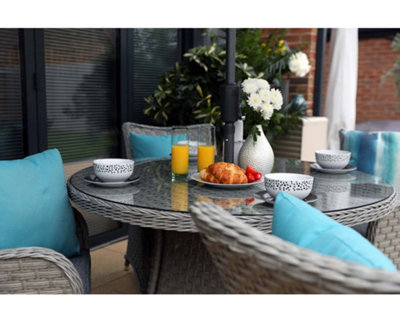 Supremo Amalfi Rattan 4 Seat Garden Dining Set with Aluminium Frame and Parasol DIY at B Q