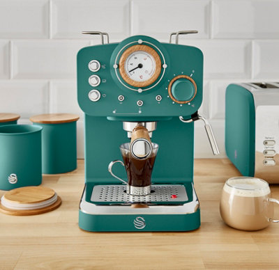 https://media.diy.com/is/image/KingfisherDigital/swan-nordic-espresso-machine-green-15-bars-of-pressure-milk-frother-1-2l-tank-scandi-style-sk22110gren~5055322547455_06c_MP?$MOB_PREV$&$width=618&$height=618