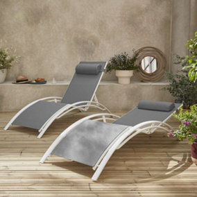 sweeek. Pair of aluminium and textilene sun loungers 4 reclining positions Louisa White 167x64x82 cm