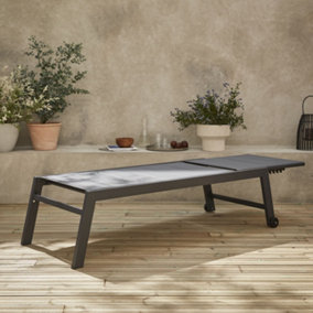 sweeek. Textilene and aluminium sun lounger 6 reclining positions Solis Anthracite 202x65x102 cm