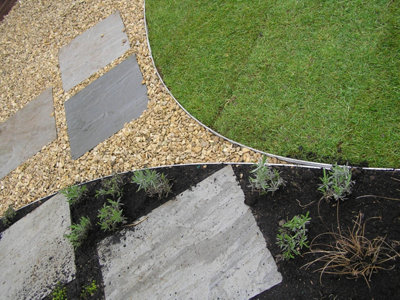 Swift Edge Garden Edging - Lawns, Borders, Pathways, Plots, Flowerbeds ...