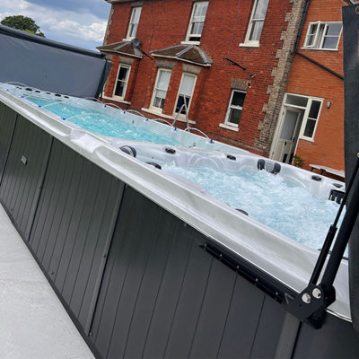 Swim Spa Vitality - Suitable for up to 8 People