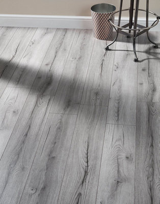 Swiss Krono Advanced - Century Oak Grey 8mm Laminate Flooring. 2.13m�² Pack