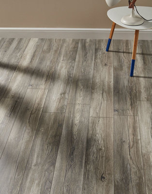 Grey laminate flooring deals b&q