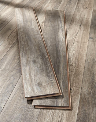 Swiss Krono Villa - Harbour Oak Grey 12mm Laminate Flooring. 1.29m² Pack