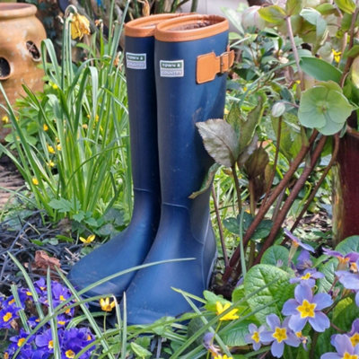 T&C TFW6652 Burford Welly colour Navy/Tan size: SIX
