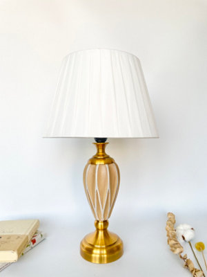 Table Lamp With Metal Cermaic Base With A Soft White Fabric Shade Chic Designs Gold Faceted Vase T057