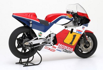 Tamiya 1-12 Scale Honda NSR 500 1984 Model Kit