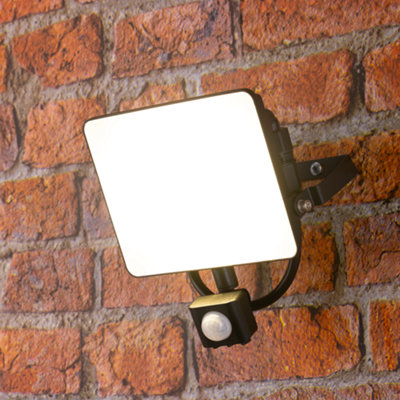 TCP 30W LED Floodlight with PIR Motion Sensor, Efficient Outdoor Light with Screwless Connector