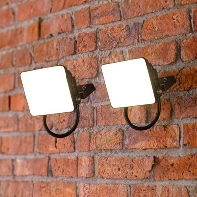 TCP Pack of 2 x 10W LED Floodlight, Efficient Outdoor Light with Screwless Connector