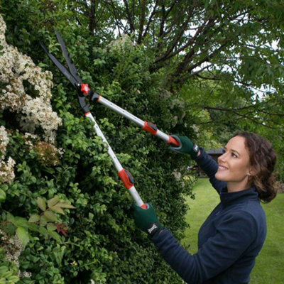 Telescopic Hedge Shears by Wilkinson Sword
