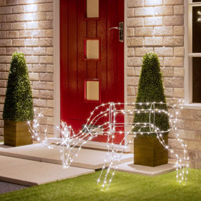 The Christmas Workshop Light-Up Grazing Reindeer / Outdoor Decoration With 250 Warm White LED Lights