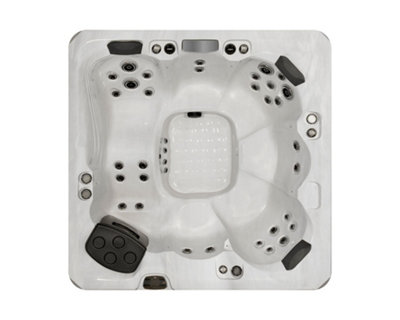 The Legend 6 hot tub by Master Spas