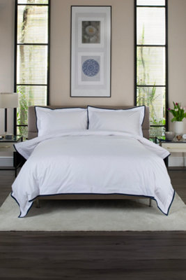 The Lyndon Company Acle Elegance 200 Thread Count  Duvet Cover Set