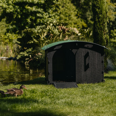 The Nestera Goose / Duck House Large - Recycled Plastic - 25 year warranty - 3
