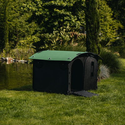 The Nestera Goose / Duck House Large - Recycled Plastic - 25 year warranty - 4