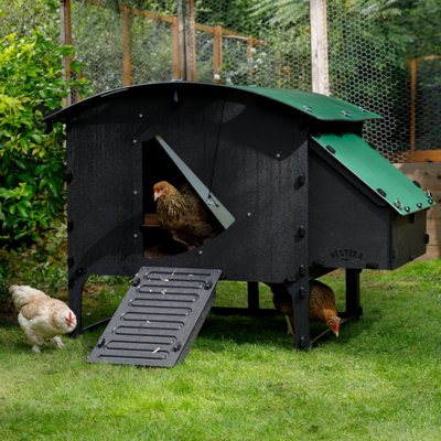 The Nestera Large Lodge - 8 Hen House - Recycled Plastic - 25 year warranty