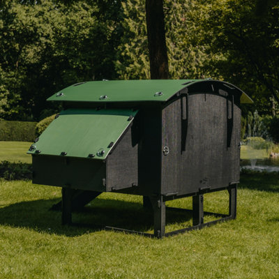 The Nestera Large Lodge - 8 Hen House - Recycled Plastic - 25 year warranty