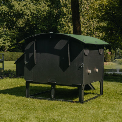 The Nestera Large Lodge - 8 Hen House - Recycled Plastic - 25 year warranty - 3