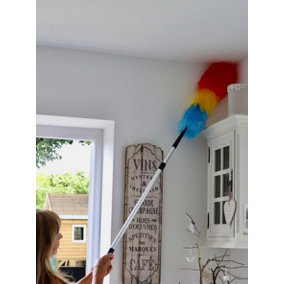 The Original Home Valet Dust Genie Long Reach Duster uses Static To Attract Dust