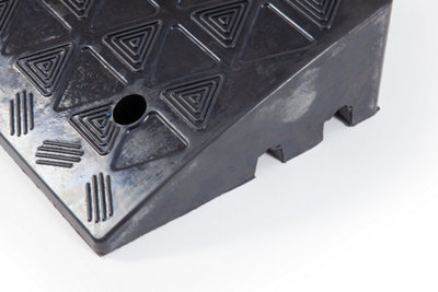 The Ramp People 135mm Rubber Kerb Ramp for Cars, Motorbikes, Sheds ...