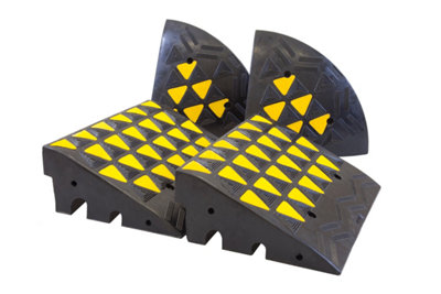 The Ramp People 15cm Rubber Kerb Ramp Kit (2 ramps, 2 end sections and fixings) Heavy Duty Loading Ramps