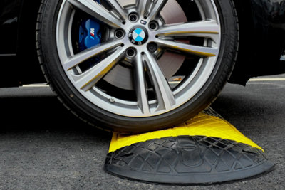 The Ramp People 7.5m Speed Bump Kit with Fixings Heavy Duty 60mm 10mph ...