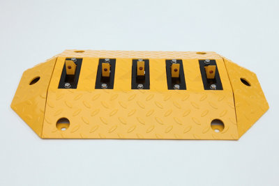 The Ramp People Directional Flow Plate - Tyre Killer - Heavy Duty One Way Traffic Control Plate