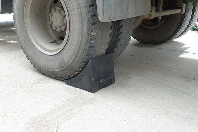 The Ramp People Heavy Duty Rubber Wheel Chock 32 x 30 x 26cm