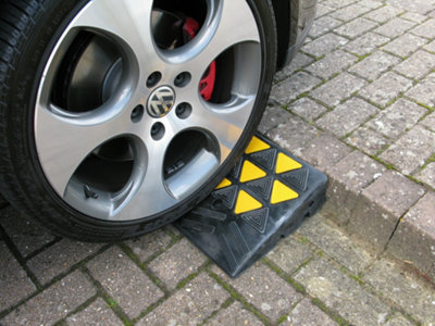 The Ramp People Rubber Kerb Ramp 100mm Includes Fixings Car Ramp