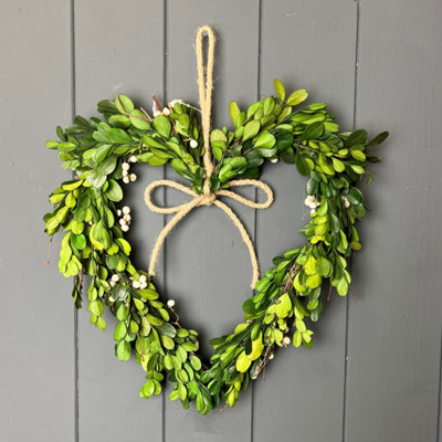 The Satchville Gift Company Natural Green Boxwood Leaf Heart Wreath