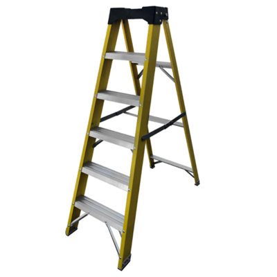 Titan 6 Tread Heavy-Duty Fibreglass Swingback Step Ladder (1.58m) | DIY ...