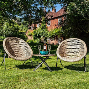 Small garden table on sale and chairs b&q