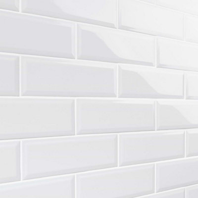Top Ceramics White Bevelled Gloss Metro Ceramic Wall Tile (L)300mm x (W)100mm Each box 0.84sqm - 3