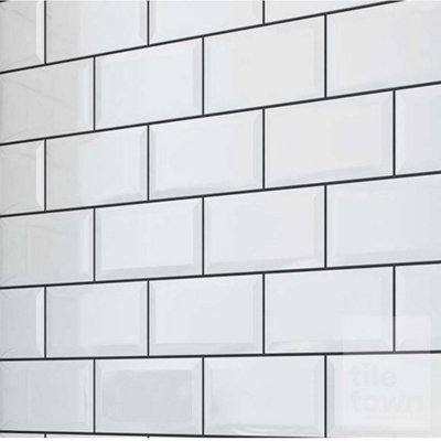 Top Ceramics White Bevelled Satin Metro Ceramic Wall Tile (L)200mm x (W)100mm Each box 0.88sqm