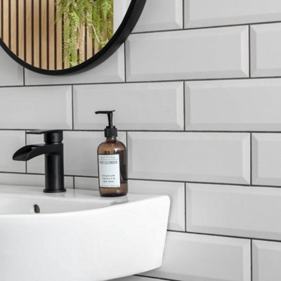 Top Ceramics White Bevelled Satin Metro Ceramic Wall Tile - SAMPLE