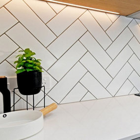 Top Ceramics White Flat Satin/Matt Metro Ceramic Wall Tile (L)300mm x (W)100mm Each box 0.84sqm