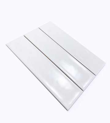 Top Ceramics White Matt Flat Bumpy Metro Ceramic Wall Tile (L)305mm x (W)75mm Each box 1sqm