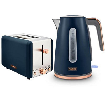 Tower kettle outlet and toaster