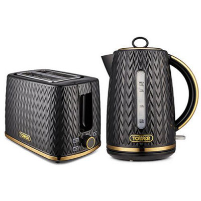 Black and gold shop kettle and toaster