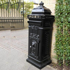 Traditional Aluminum Mail Box in Black