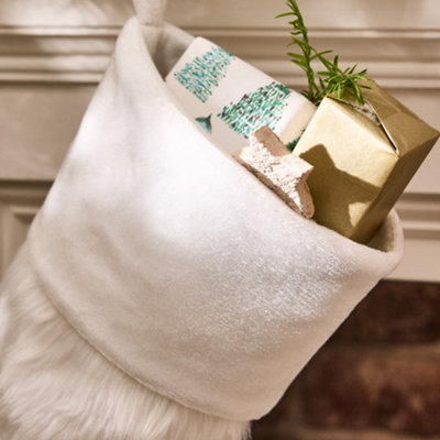 Traditional Beresford White Faux Fur Xmas Gift Decoration Christmas Stocking - 3