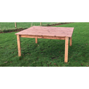 Traditional Medium Square Table