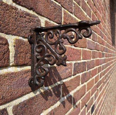 Hook iron shelf brackets hotsell